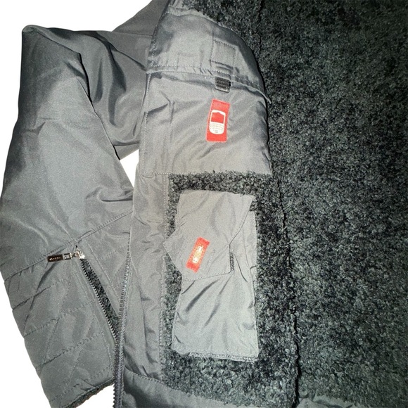 Levi's Black Bomber Jacket with Sherpa Collar - Picture 9 of 10